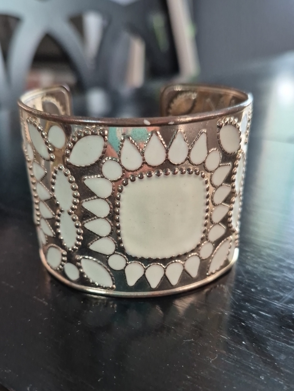 Vintage White Enamel Floral-Pattern Cuff Bracelet